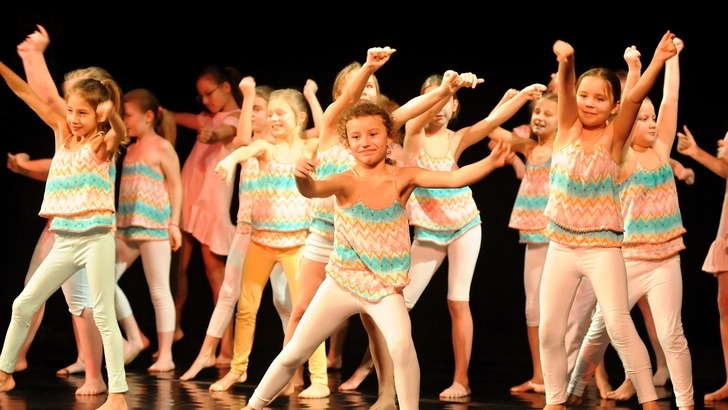 Taneční obor ZUŠ představil "Podoby lásky" Taneční obor ZUŠ představil "Podoby lásky"