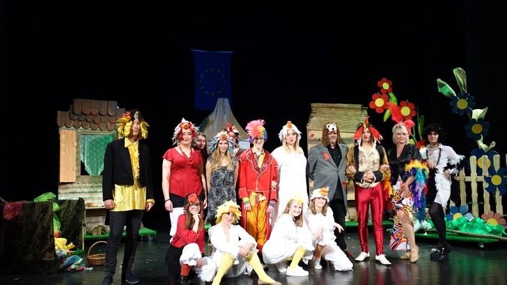 Divadelní ochotníci z partnerského města potěšili diváky hrou Czupurek Divadelní ochotníci z partnerského města potěšili diváky hrou Czupurek