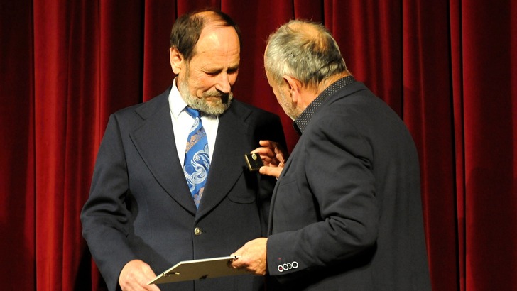 Jan Brož obdržel odznak Zlatý Tyl Jan Brož obdržel odznak Zlatý Tyl