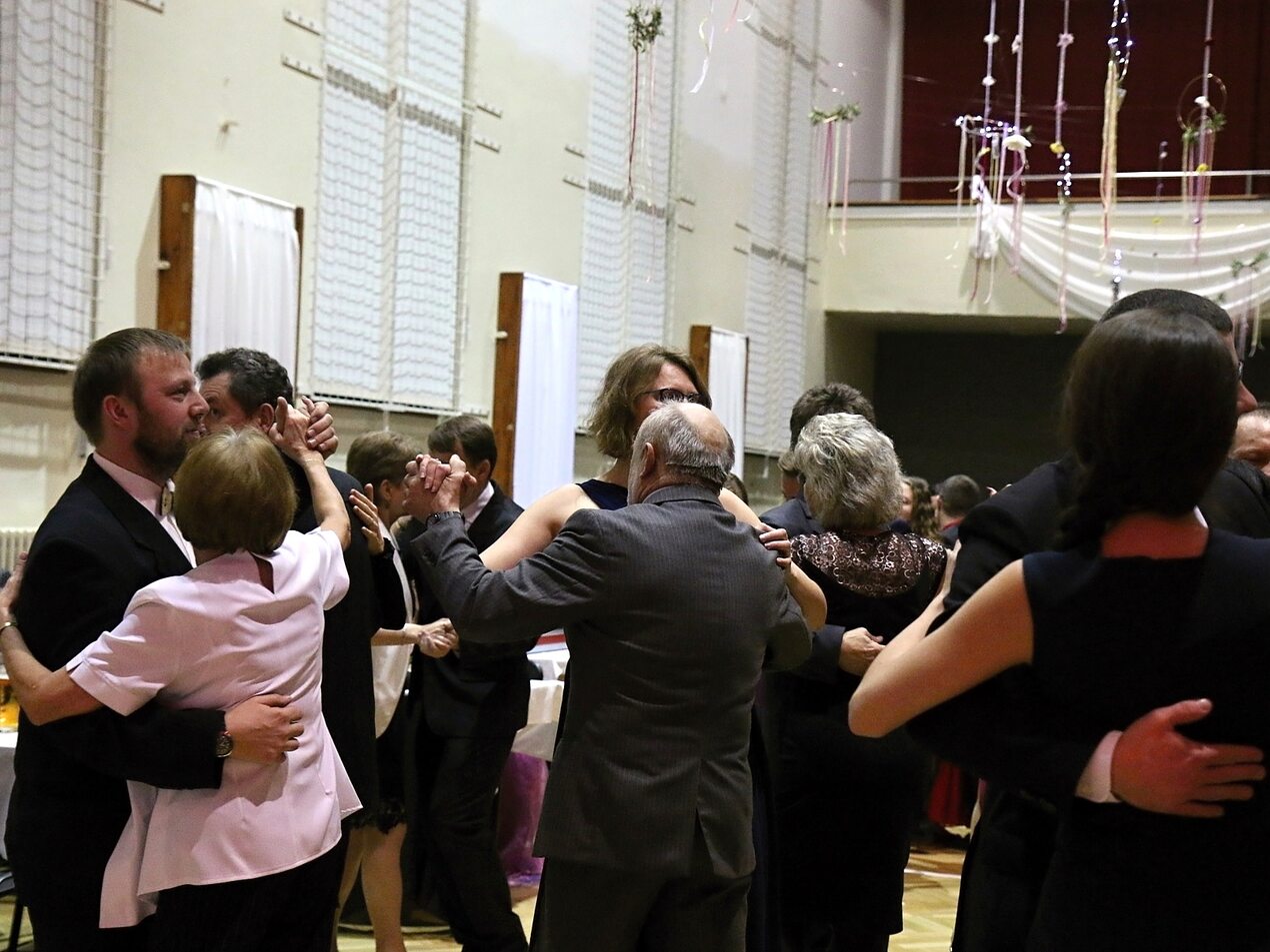 Ples města Červený Kostelec se letos konal už po páté Ples města Červený Kostelec se letos konal už po páté