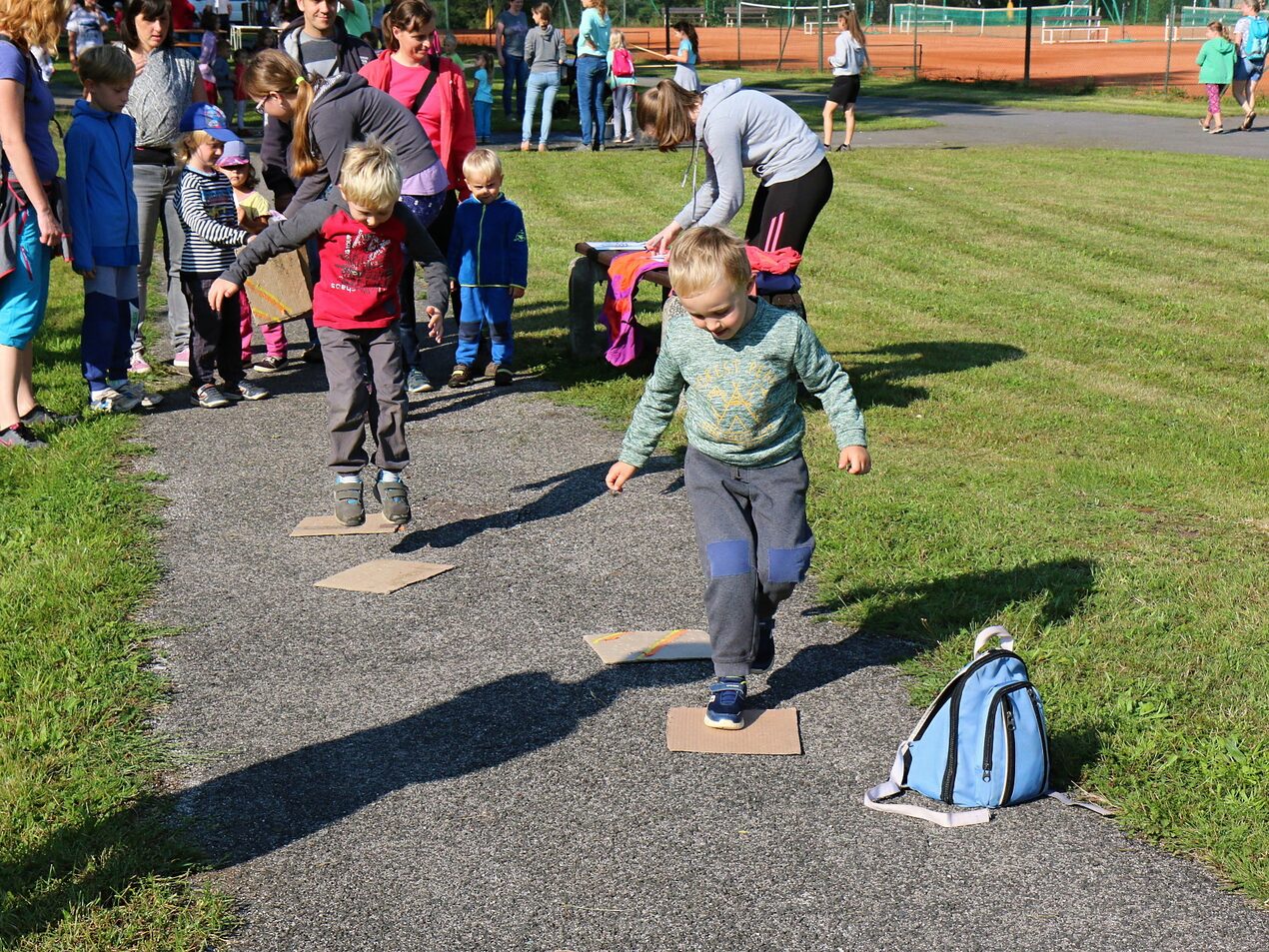 V parku A. B. Svojsíka si děti užívaly "Babí léto"