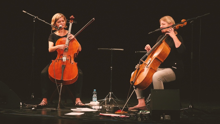 Hudební duo Andrea Konstankiewiczová a Dorota Barová v Červeném Kostelci Hudební duo Andrea Konstankiewiczová a Dorota Barová v Červeném Kostelci