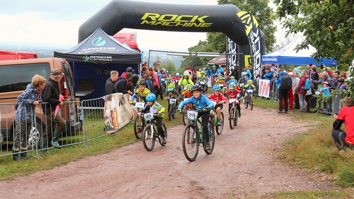 Závody LESÁK CUP 2021 opět ukázal krásy místní přírody a horské cyklistiky Závody LESÁK CUP 2021 opět ukázal krásy místní přírody a horské cyklistiky