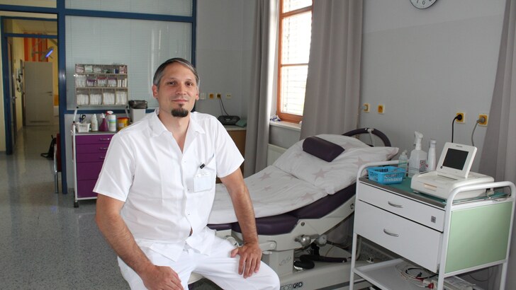 MUDr. Zdeněk Havlík: Ženy chtějí rodit přirozeně. My jim k tomu pomáháme.