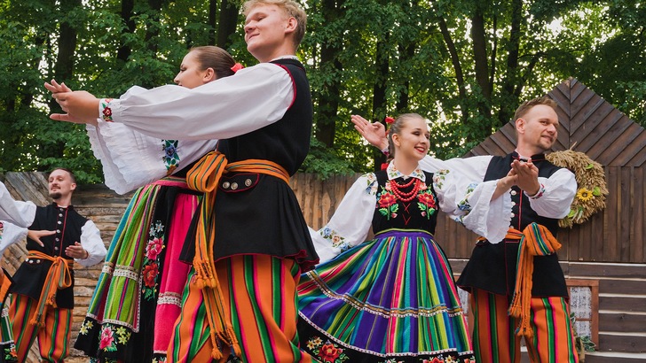 68. ročník Mezinárodního folklorního festivalu přivítal 4 tuzemské a 8 zahraničních souborů 68. ročník Mezinárodního folklorního festivalu přivítal 4 tuzemské a 8 zahraničních souborů