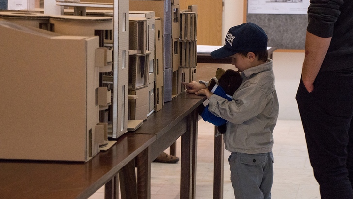 Studenti architektury TUL ve výstavní síni MěÚ představují své návrhy související s městem