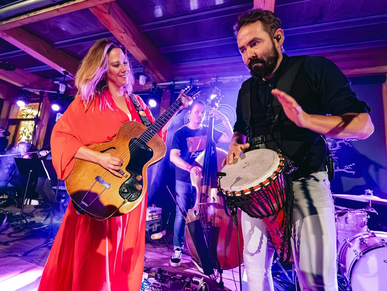 Aneta Langerová v Trees Aneta Langerová v Trees