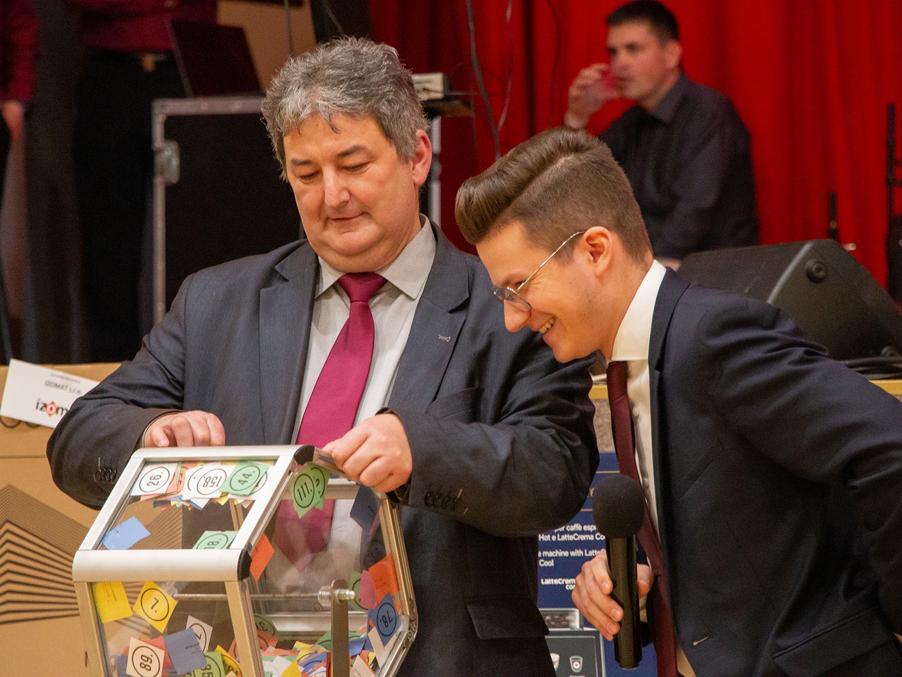 Momentky z 6. plesu města Červený Kostelec Momentky z 6. plesu města Červený Kostelec