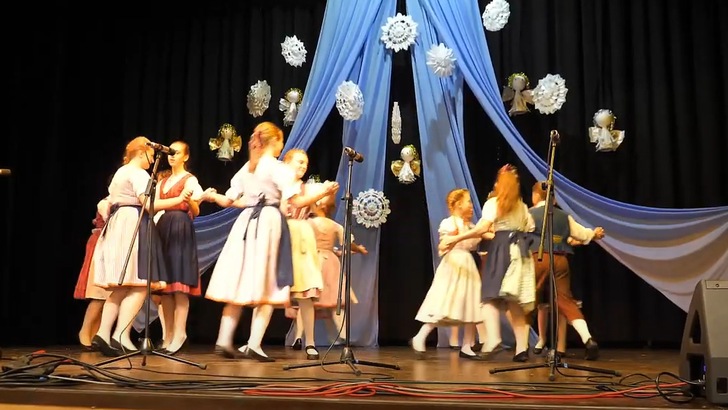 Ohlédnutí za adventem s folklorním souborem Hadářek
