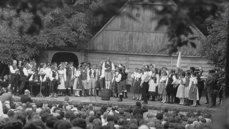 Folklorní sedmdesátka