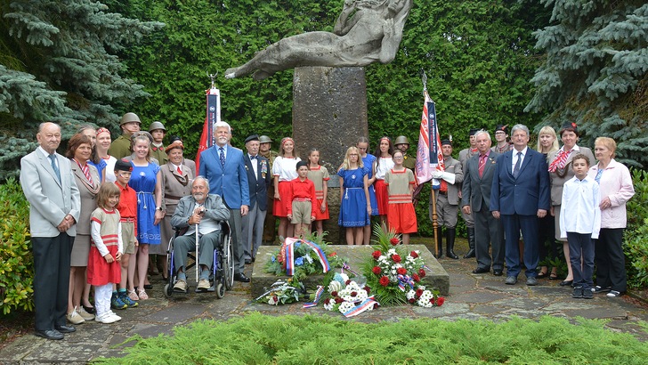 V neděli 7. července Sokolové opět uspořádali pietní akt na Bohdašíně a Končinách V neděli 7. července Sokolové opět uspořádali pietní akt na Bohdašíně a Končinách
