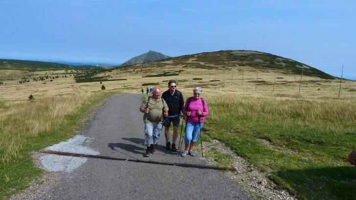 Konec léta s klubem turistů: projekt "Přátelství bez hranic," toulání po Krkonoších nebo dožínky u polských sousedů