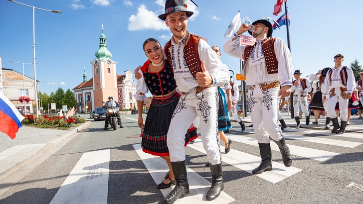 71. mezinárodní folklorní festival roztančí Červený Kostelec 71. mezinárodní folklorní festival roztančí Červený Kostelec