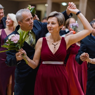 Taneční kurz pro dospělé vyvrcholí věnečkem