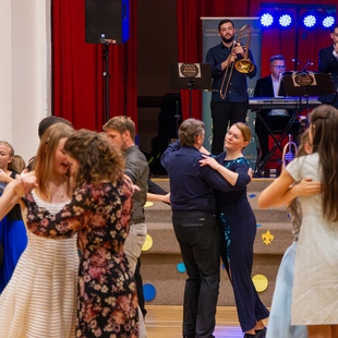 Fotoohlédnutí za 6. skautským plesem