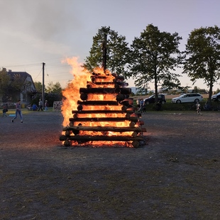 Pálení čarodějnic ve Stolíně